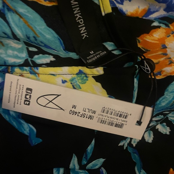 NWT ROMPER SIZE MED - Picture 4 of 4